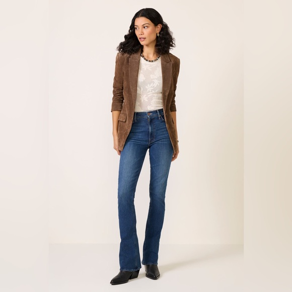 ⭐️ MOTHER High Waisted Runaway Jeans in
Start Your Engines 30 - Picture 13 of 15